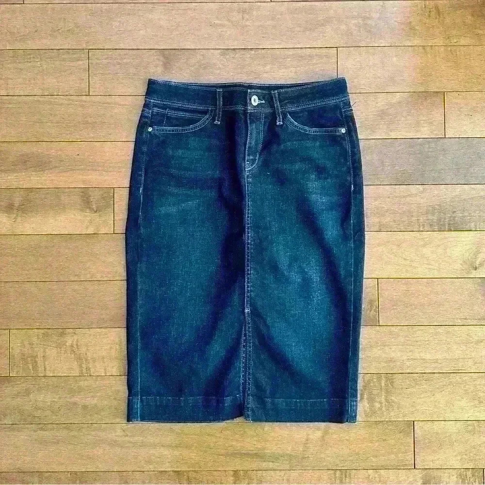 RW&CO. | Dark denim jean skirt double slit size 4